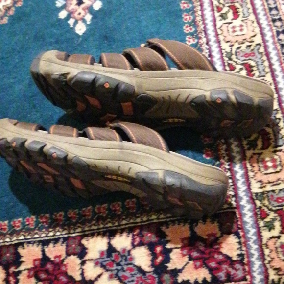 Mens Keen size 9 sandals - Picture 4 of 8